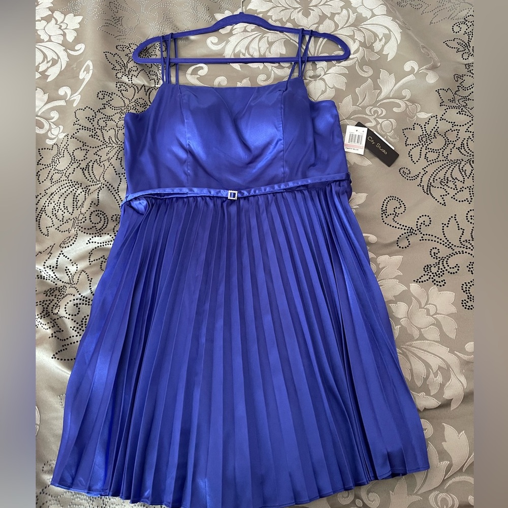 NWT junior’s party dress